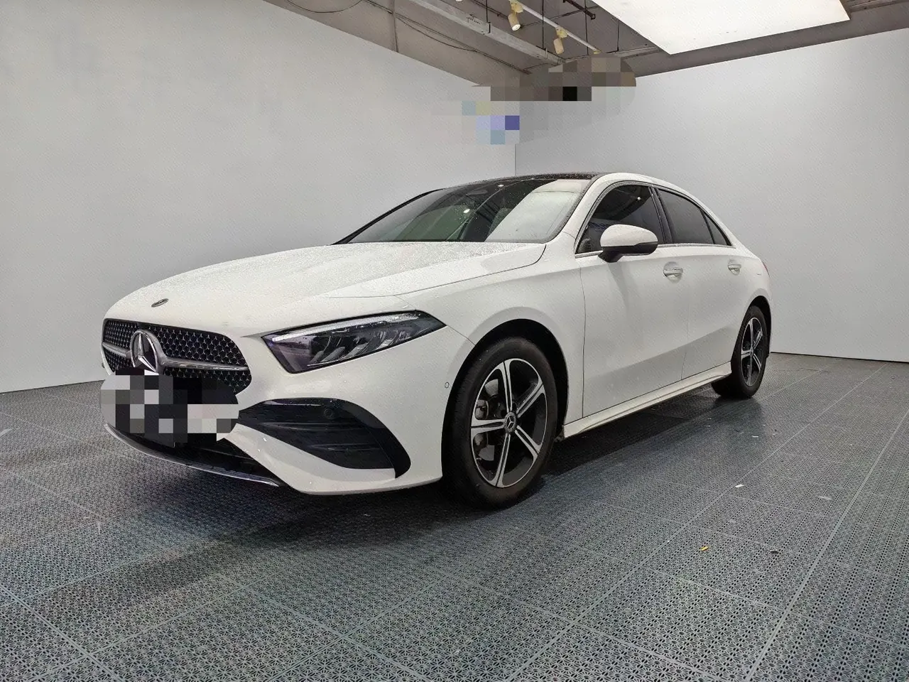 Mercedes Benz Class A 2025 A 200 L 1.3T Fashion Automatic Gear - View 1
