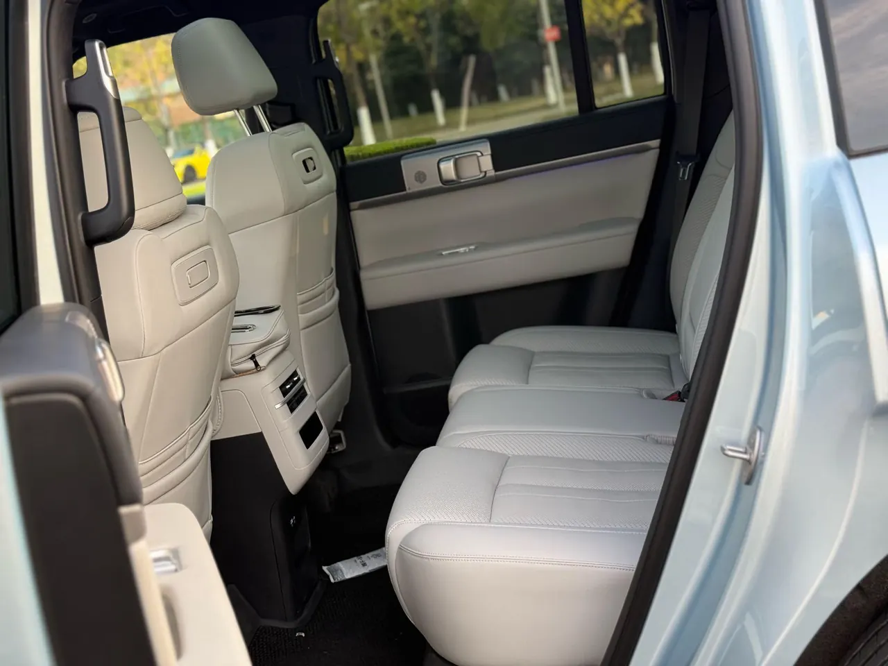 FangChengBao 2025 titanium 7 1.5T stepless 190KM four-wheel drive Ultra version of automatic gear 10