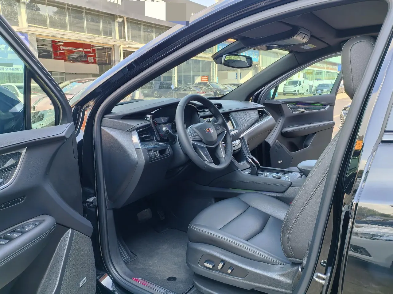 Cadillac 2022 XT5 48V 2.0T Two-Drive Luxury Automatic Gear 4