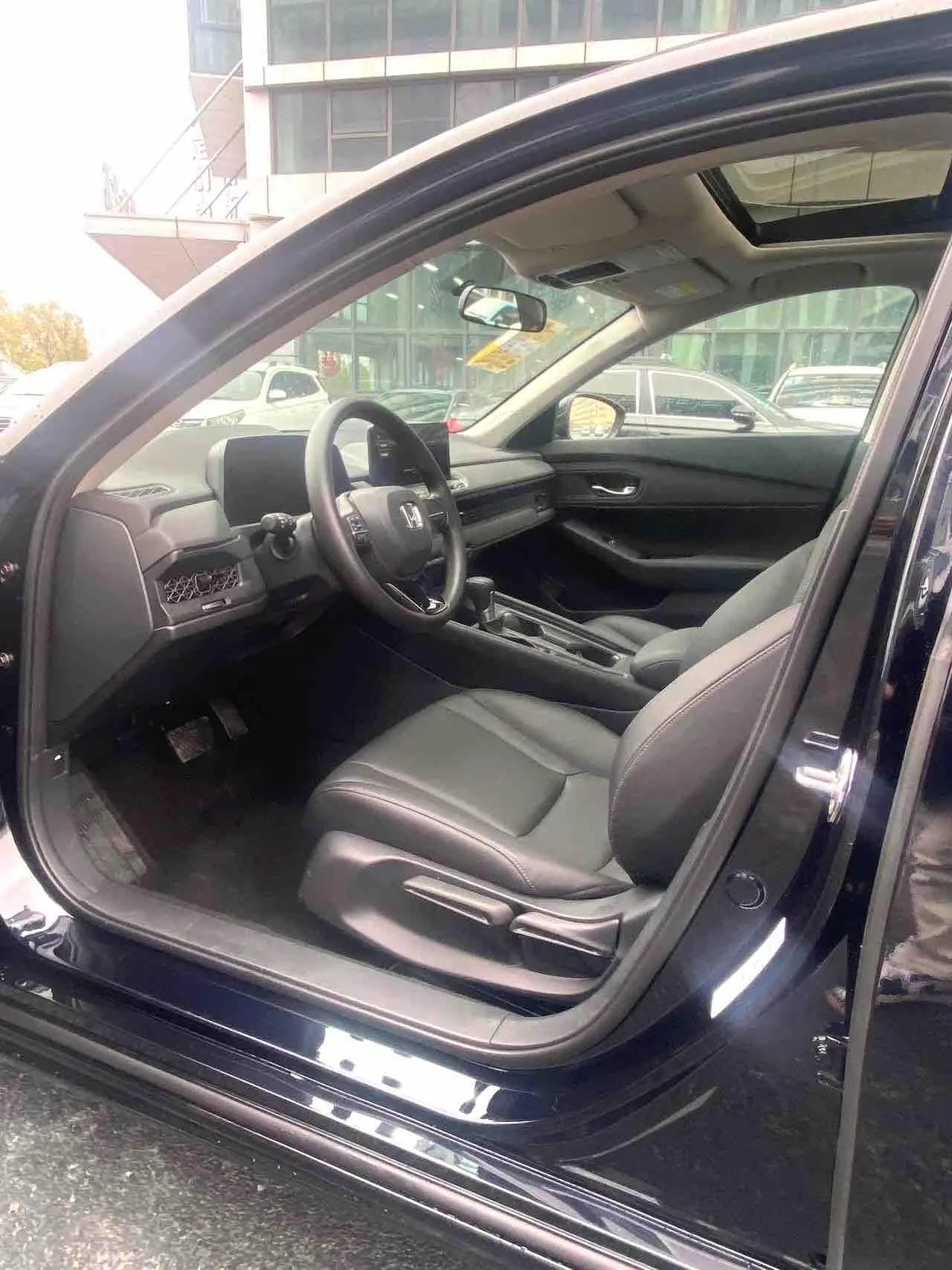 Honda 2025 11th Generation Accord 1.5T Stepless 260TURBO Sports Series Comfort Edition Automatic Gear 4