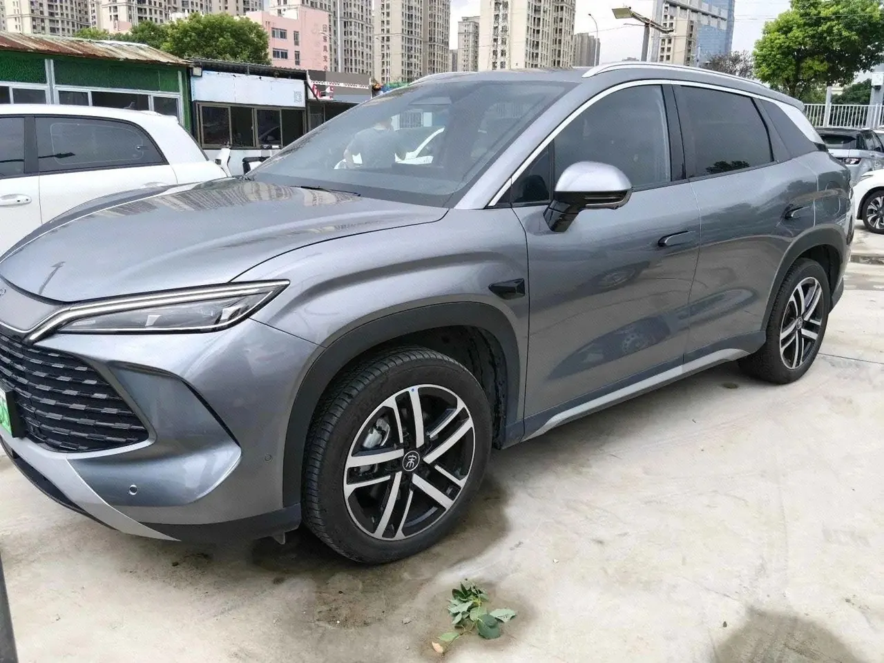 BYD 2025 Song L DM-i 1.5 Stepless Smart Driving Edition 112km Exceed Automatic Gear - View 1