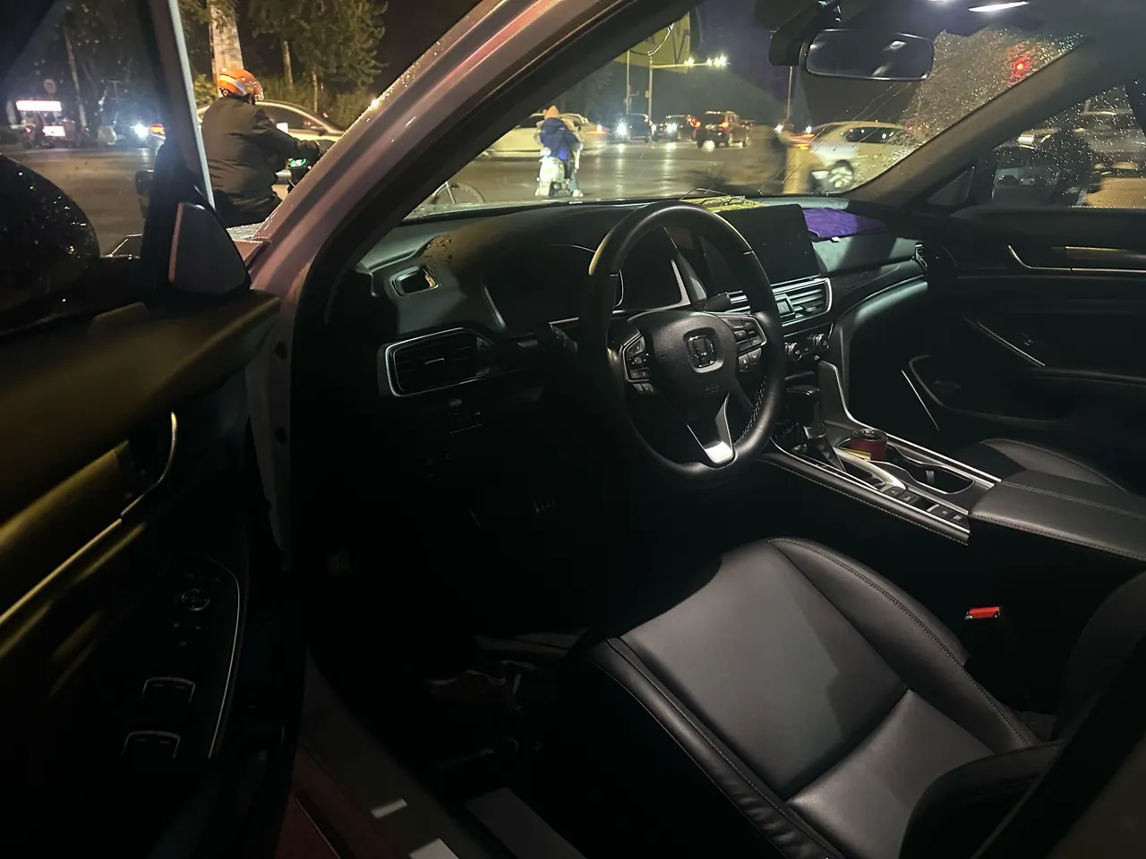 Honda 2022 10th Generation Accord 1.5T Stepless 260TURBO Magic Night Premium Edition Automatic Gear 3