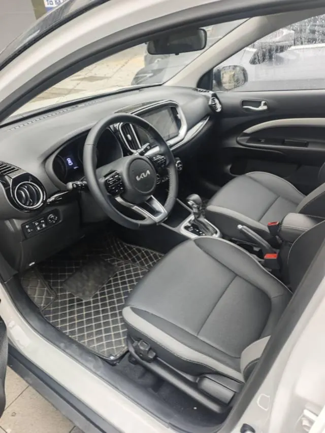 Kia 2026 Yi Run 1.4 Stepless Sunroof Edition Automatic Gear 3