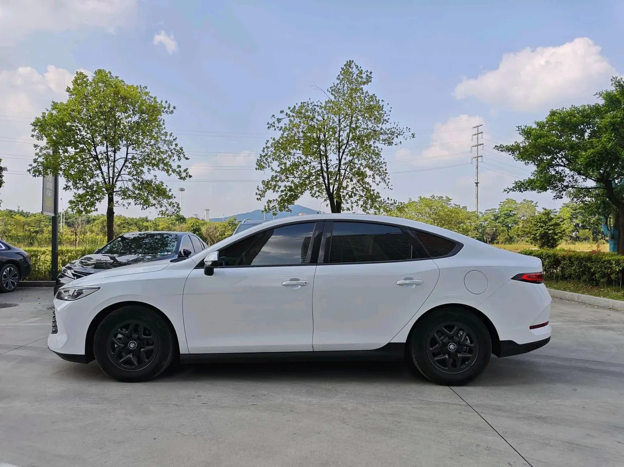 BYD 2025 Qin PLUS DM-i 1.5 stepless intelligent driving version 55KM leading automatic gear 3