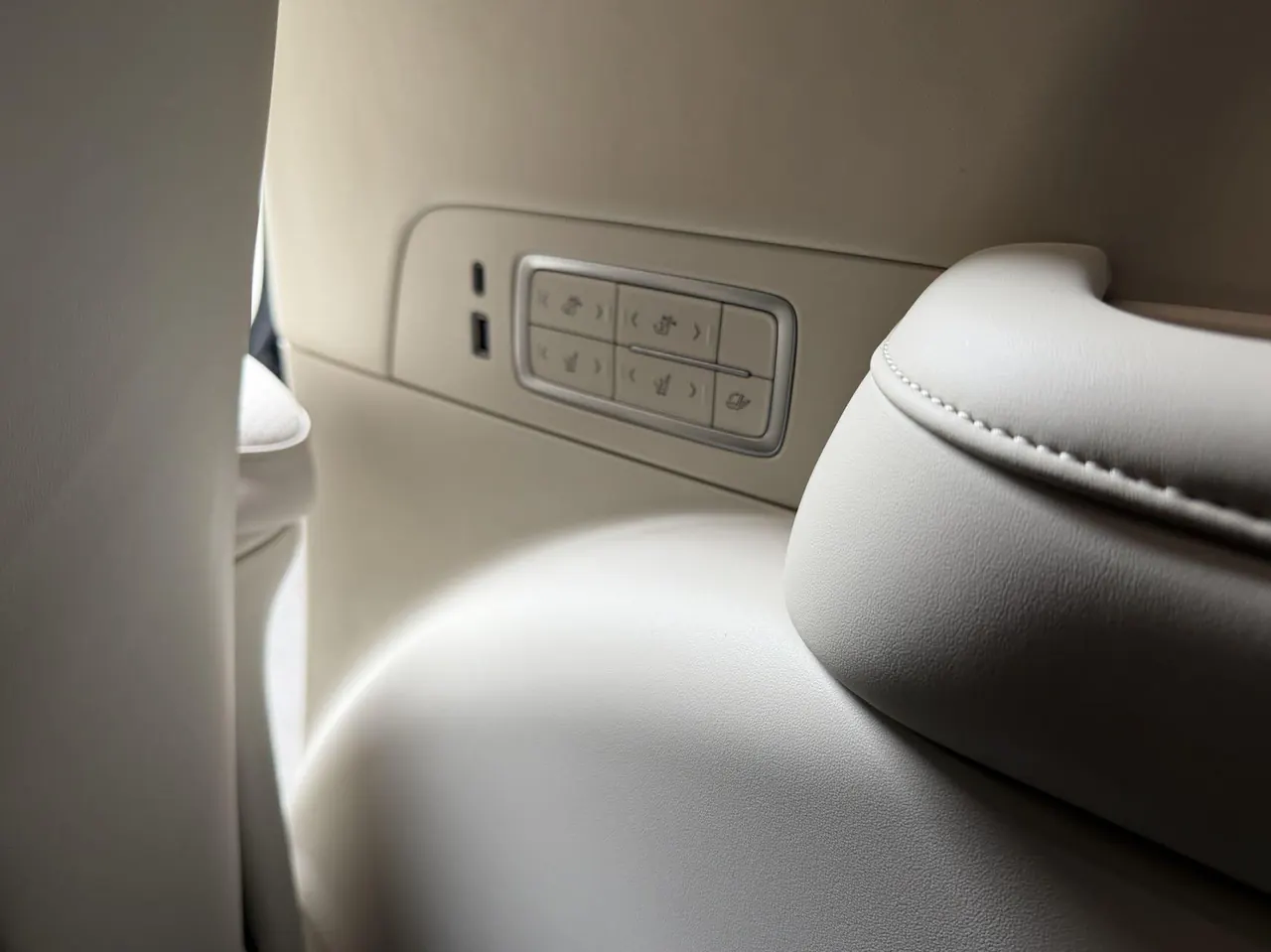 Buick 2026 to the world family 1.5T luxury version of automatic gear 16