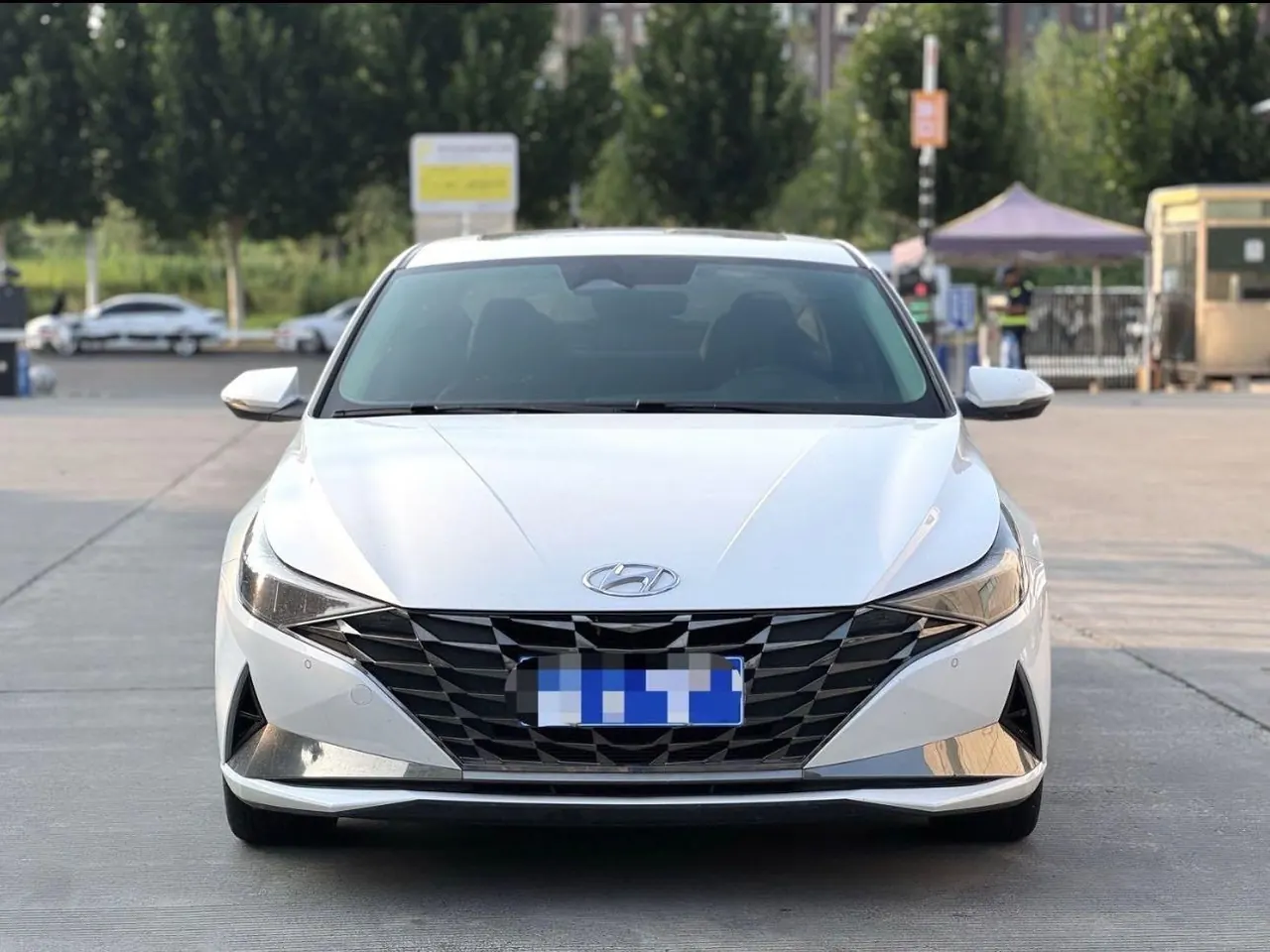 Hyundai 2022 Elantra -3-compartment 1.5 stepless LUX premium automatic gear 2