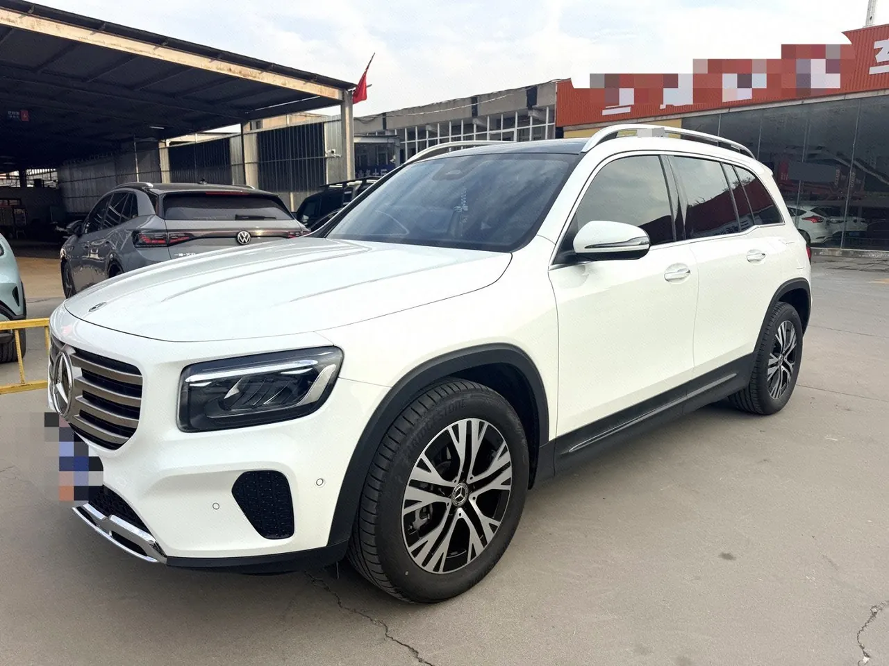 Mercedes Benz 2025 GLB 220 48V 2.0T Sporty Model Automatic - View 1
