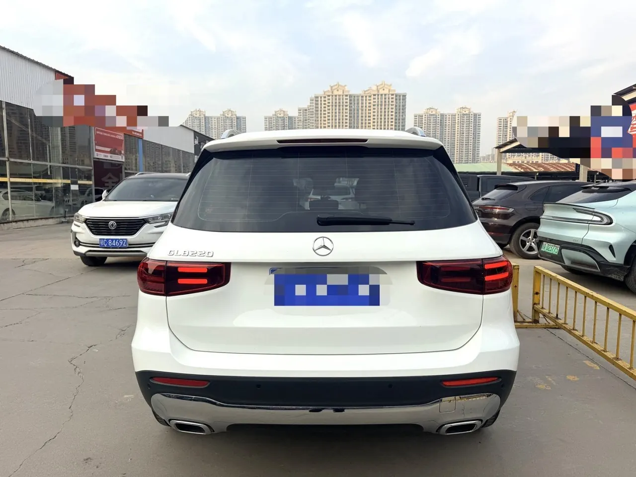 Mercedes Benz 2025 GLB 220 48V 2.0T Sporty Model Automatic 3