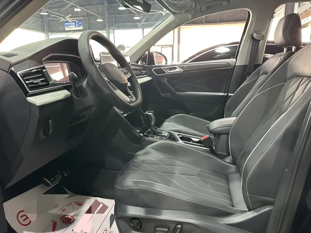 Volkswagen 2024 Tiguan L R-Line 2.0TSI 330TSI Two‑wheel‑drive R‑Line Dragon Glory Edition Automatic 4