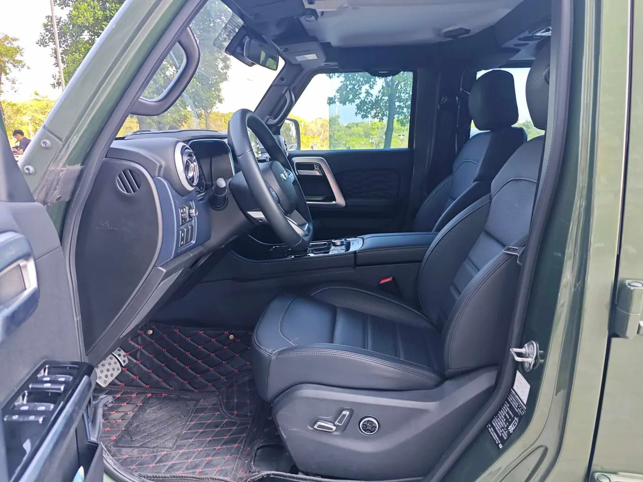 Beijing 2020 BJ40 2.0T 4-wheel drive city hunter version chivalrous automatic gear 4