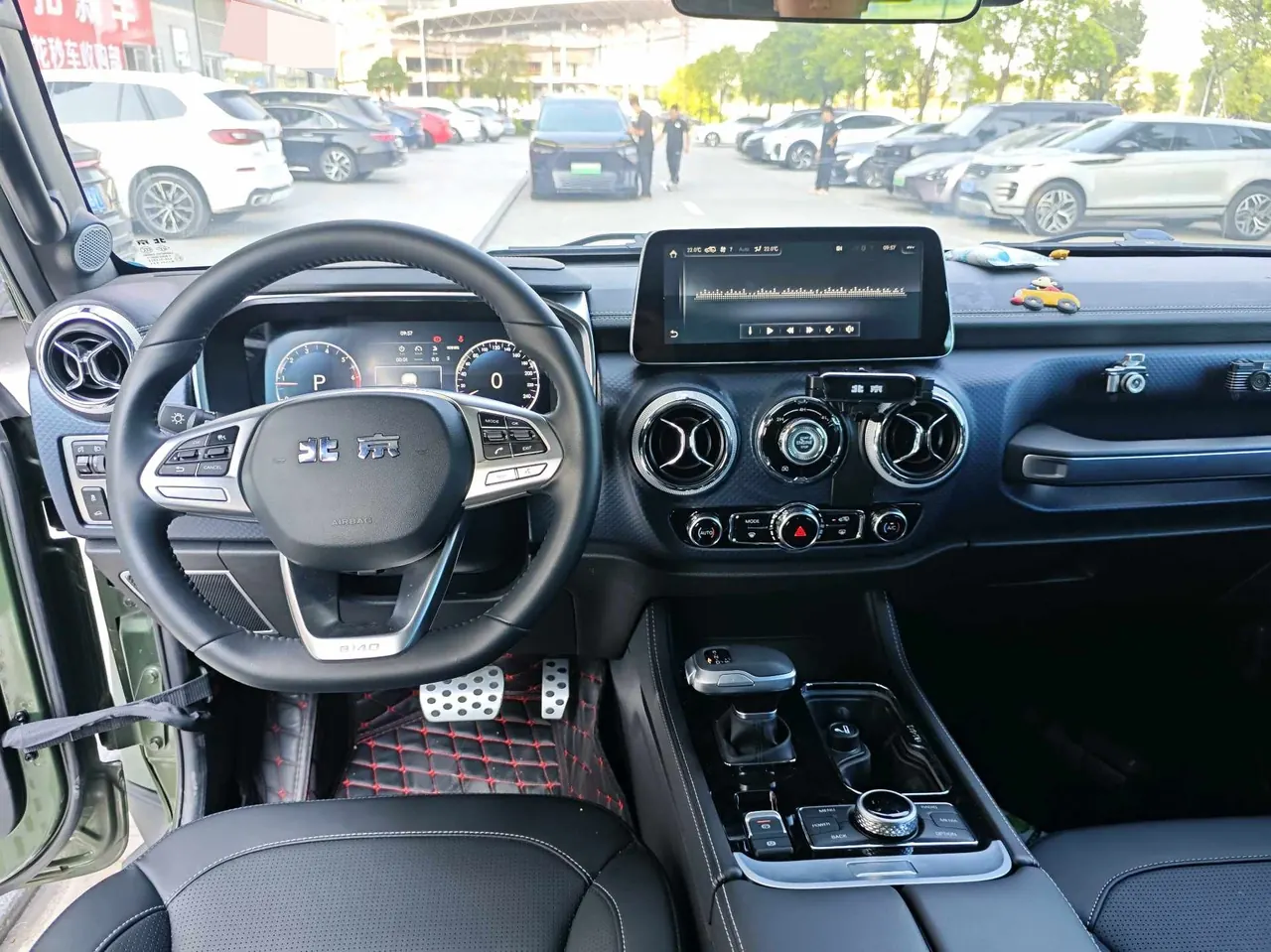 Beijing 2020 BJ40 2.0T 4-wheel drive city hunter version chivalrous automatic gear 6