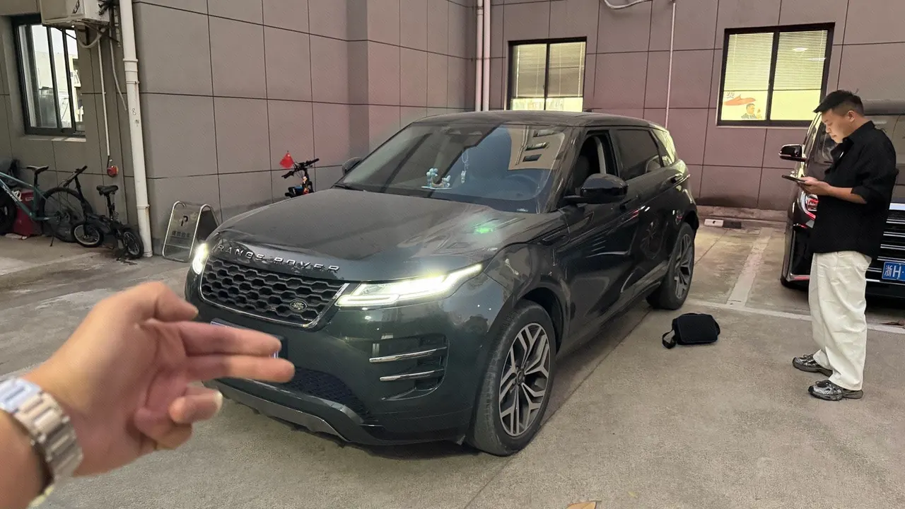 Land Rover 2022 Range Rover Aurora L 48V 2.0T 249PS R-Dynamic Deluxe Automatic Gear - View 1