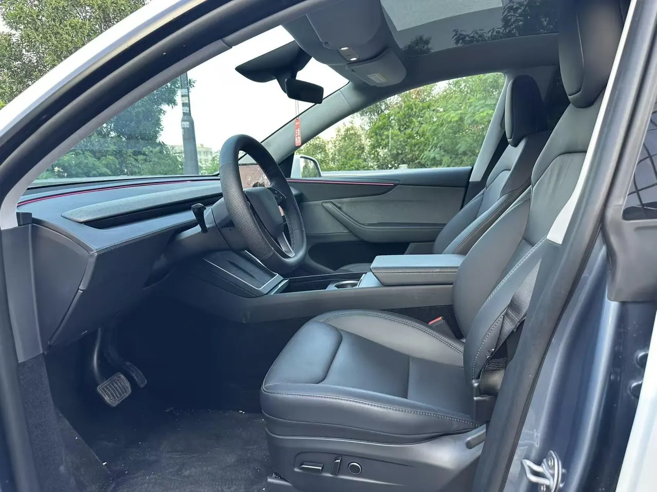 Tesla 2025 Model Y rear-wheel drive version automatic transmission 5
