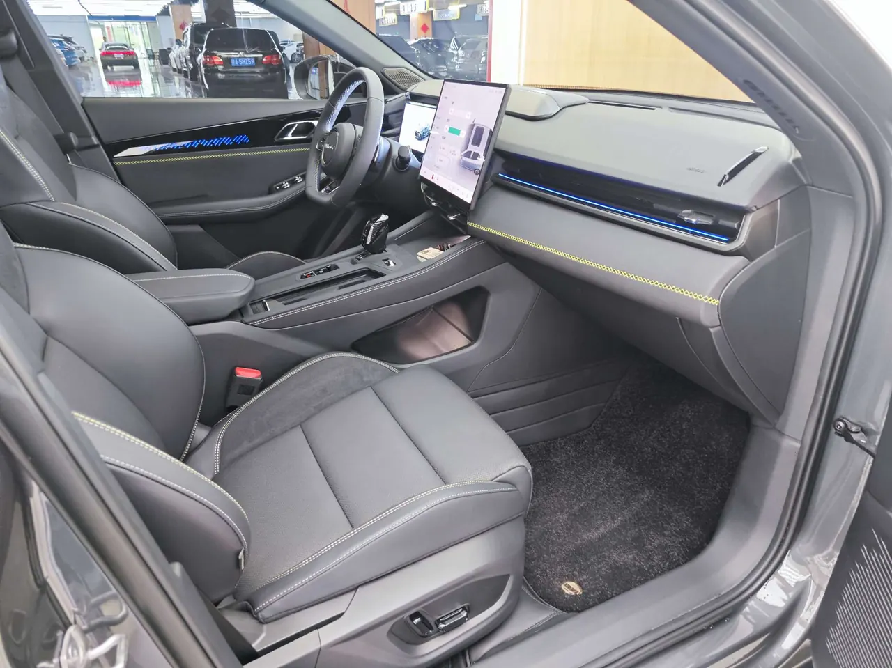 LYNK&amp;CO 2025 LYNK&amp;CO 03 1.5TD Champion Pro Auto 12