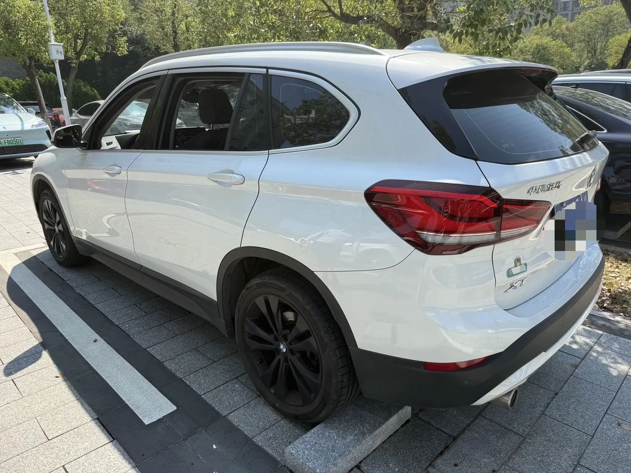 BMW 2022 X1 sDrive20Li 1.5T fashion automatic gear 2