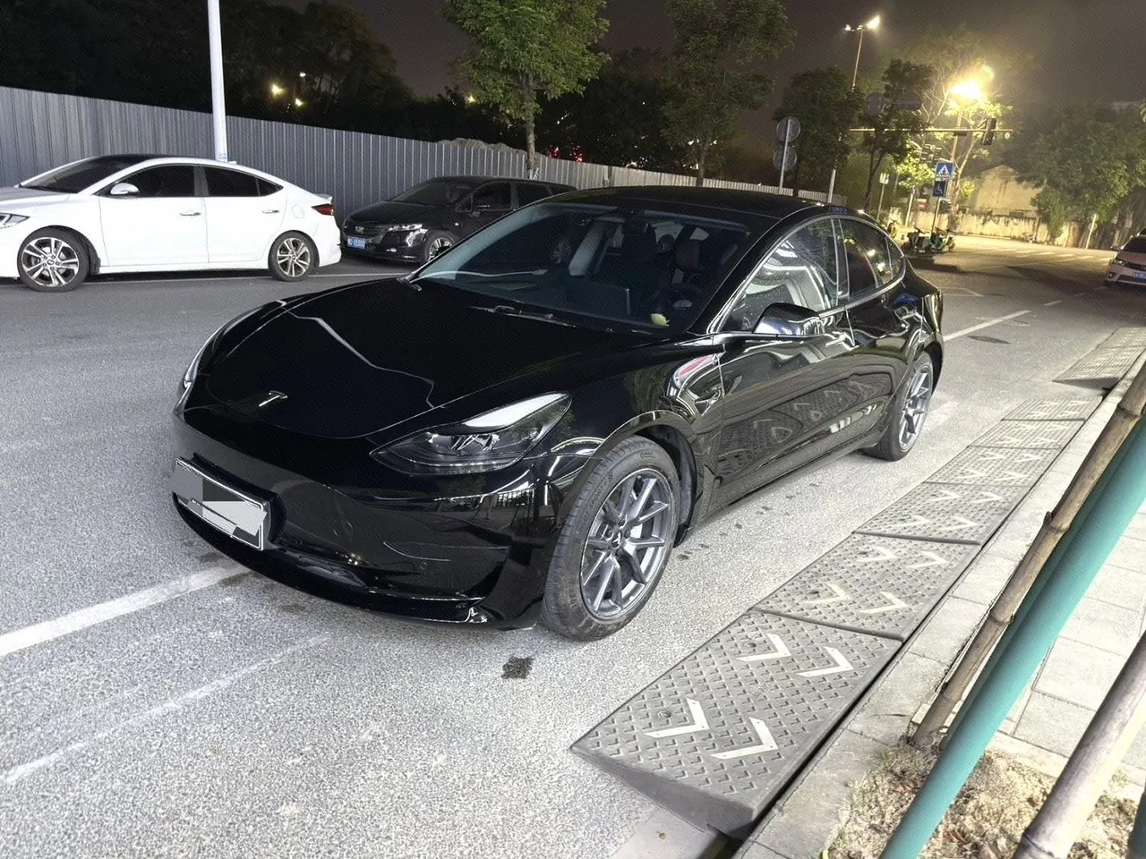 Tesla 2022 Model 3 rear-wheel drive version of automatic transmission - View 1