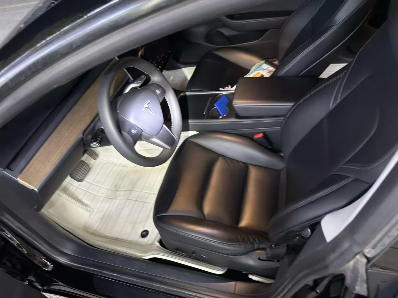Tesla 2022 Model 3 rear-wheel drive version of automatic transmission 4