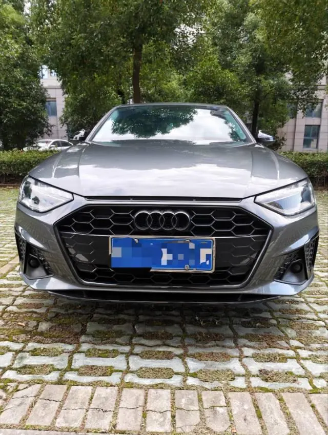 Audi 2022 A4L 2.0TFSI 40TFSI Deluxe Dynamic Automatic 2