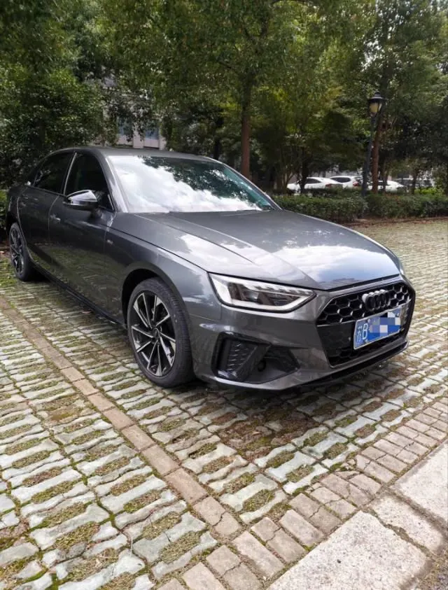 Audi 2022 A4L 2.0TFSI 40TFSI Deluxe Dynamic Automatic 3