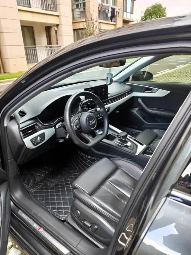 Audi 2022 A4L 2.0TFSI 40TFSI Deluxe Dynamic Automatic 5