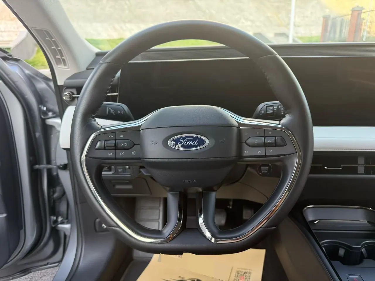 Ford 2022 Mondeo 2.0T EcoBoost 245 luxury automatic gear 7