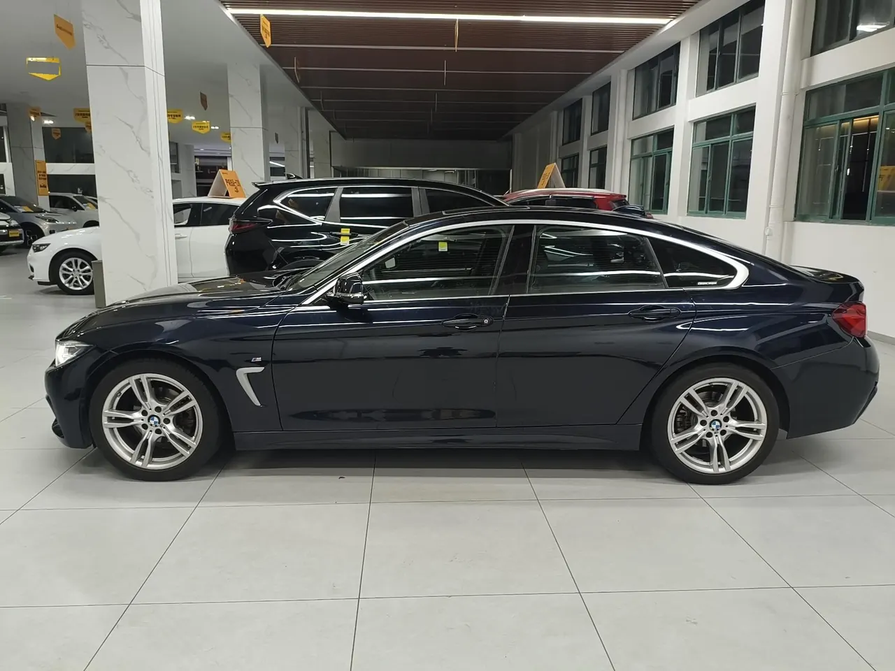 BMW 4 Series (Imported) 2020 425i Four-Door Coupe 2.0T M Sports Suit Automatic Gear 2