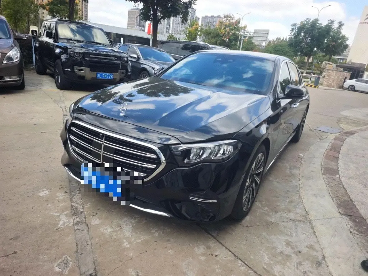 Mercedes Benz E Class 2025 E 300 L 48V 2.0T Luxury Automatic Gear - View 1
