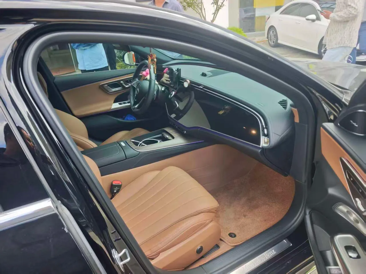 Mercedes Benz E Class 2025 E 300 L 48V 2.0T Luxury Automatic Gear 6