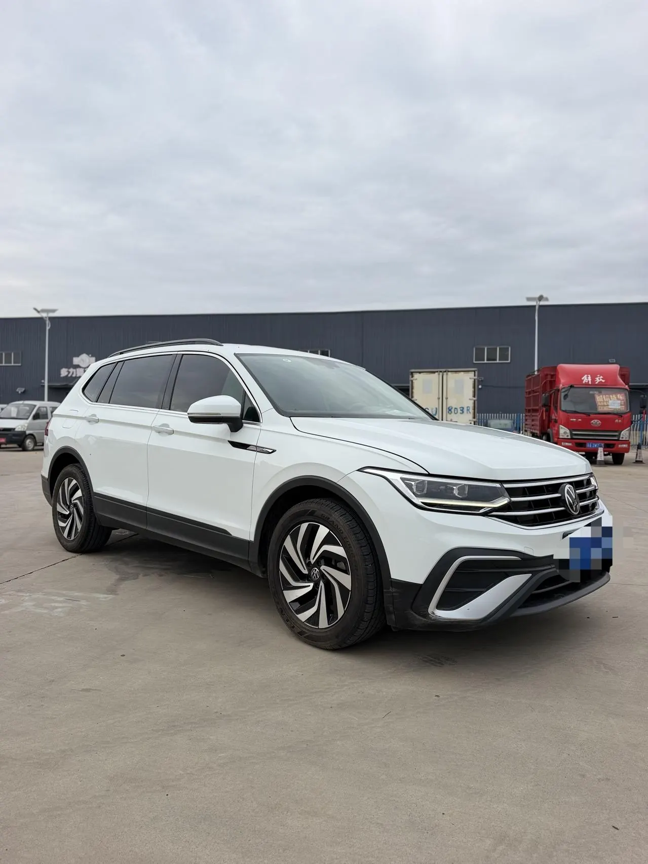 Volkswagen 2022 Tiguan L 2.0TSI 330TSI Two-Drive Smart Edition Automatic Gear 6
