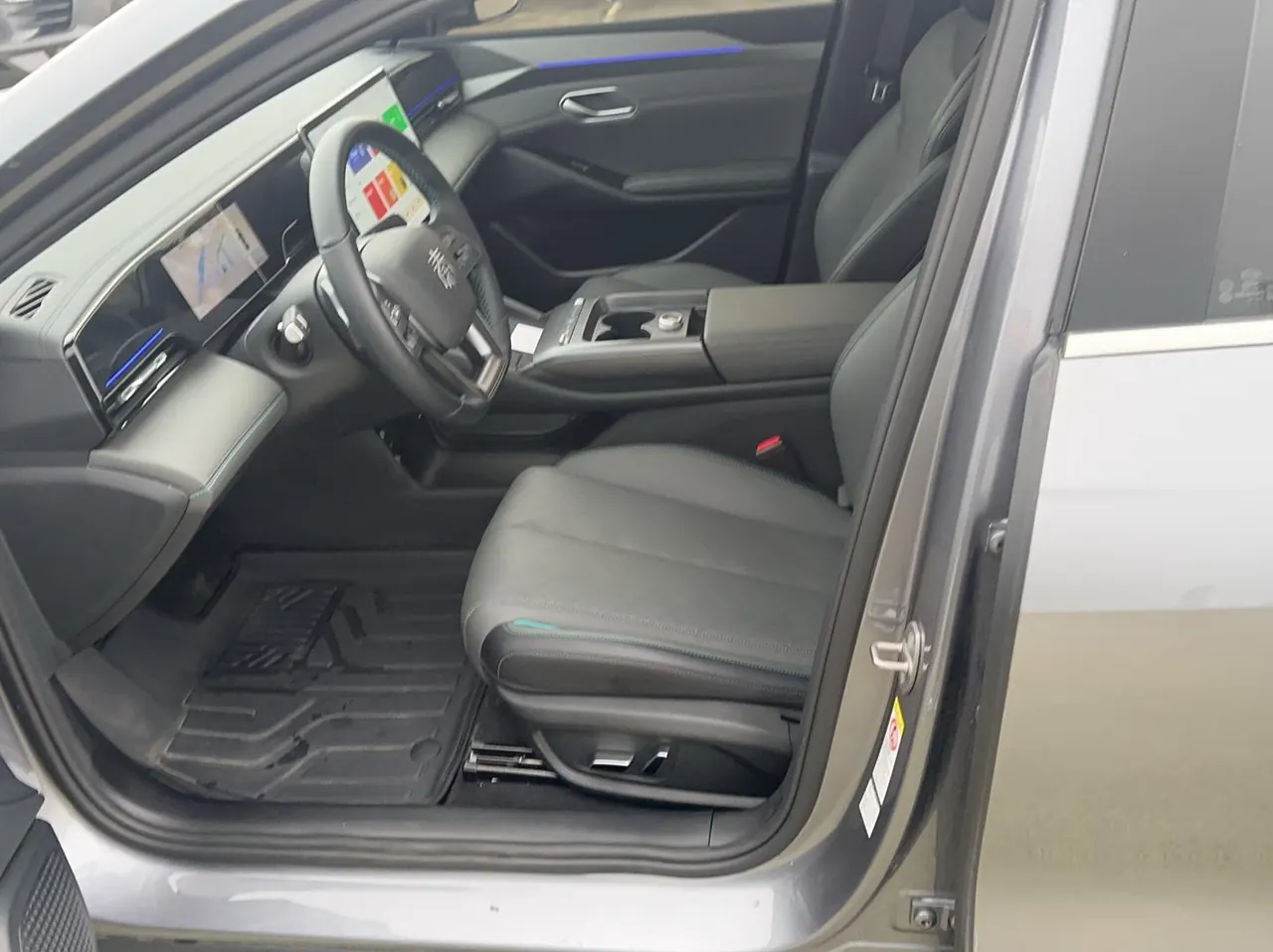 BYD 2025 Qin L EV 545KM cloud chariot type automatic gear 3