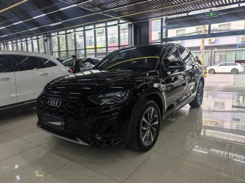 Audi 2025 Q5L 2.0TFSI 40TFSI 45th Anniversary Collection Edition Quattro Deluxe Dynamic Automatic - View 1