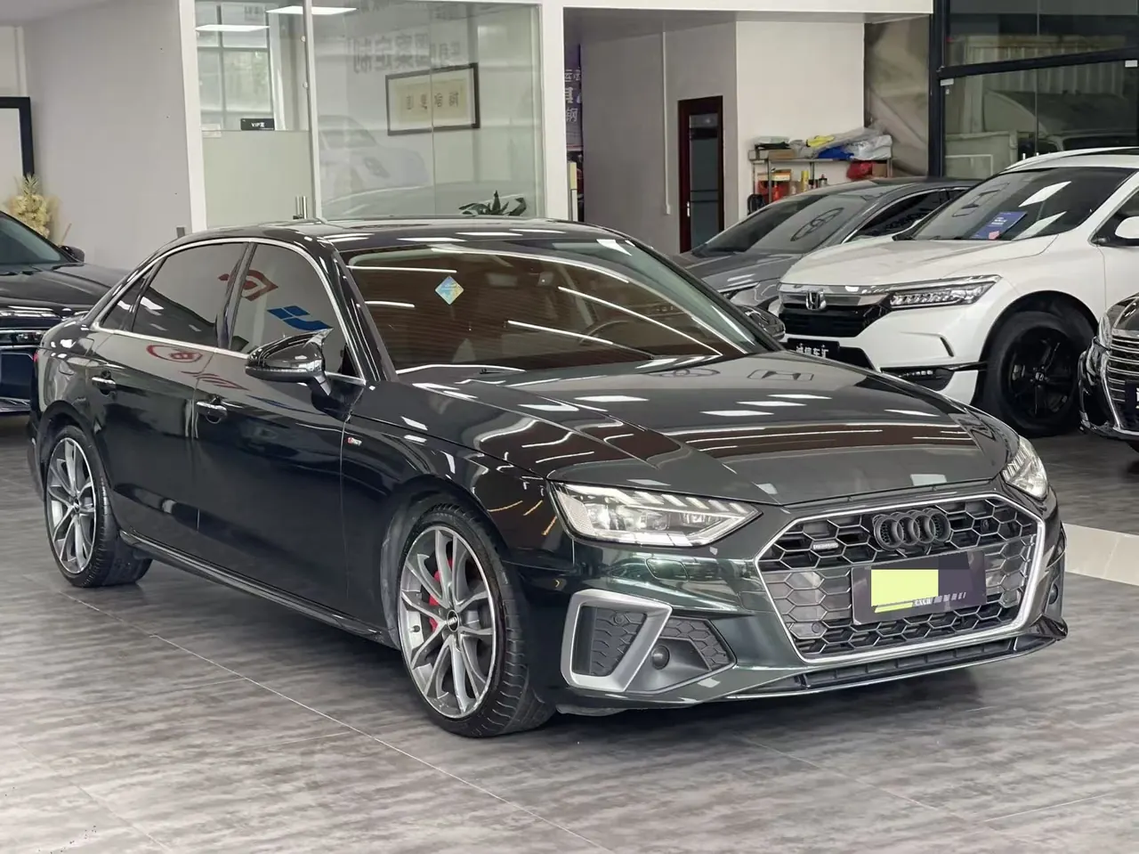 Audi 2020 A4L 2.0TFSI 45TFSI Quattro Selected Dynamic Automatic 2