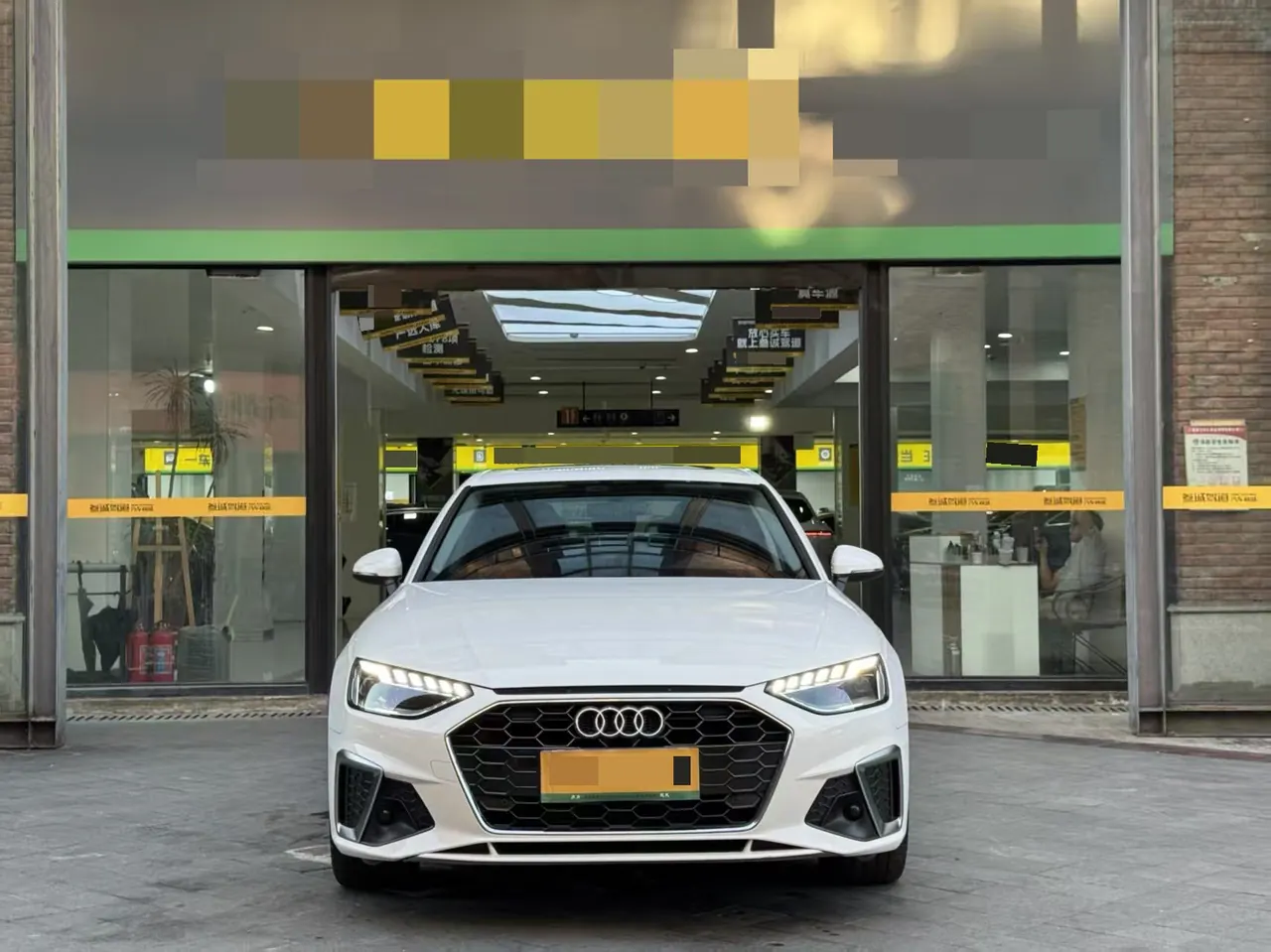 Audi 2022 A4L 2.0TFSI 40TFSI Fashion Dynamic Automatic 3