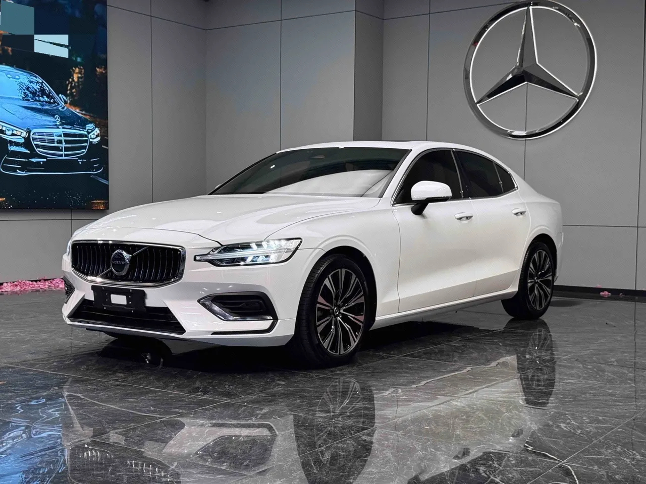 Volvo 2025 S60 48V 2.0T B4 Zhiyuan Deluxe Edition Automatic Gear - View 1