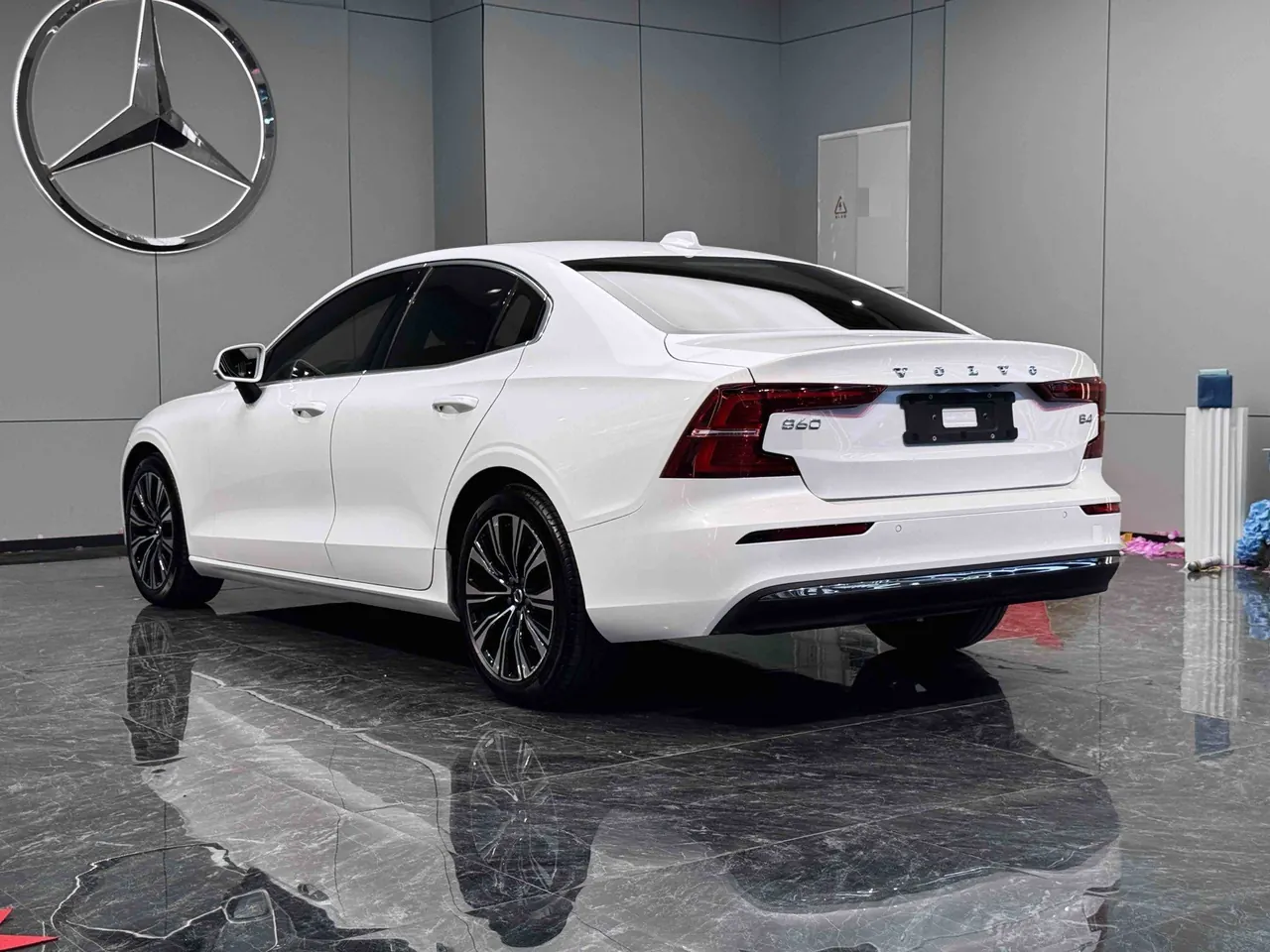 Volvo 2025 S60 48V 2.0T B4 Zhiyuan Deluxe Edition Automatic Gear 9