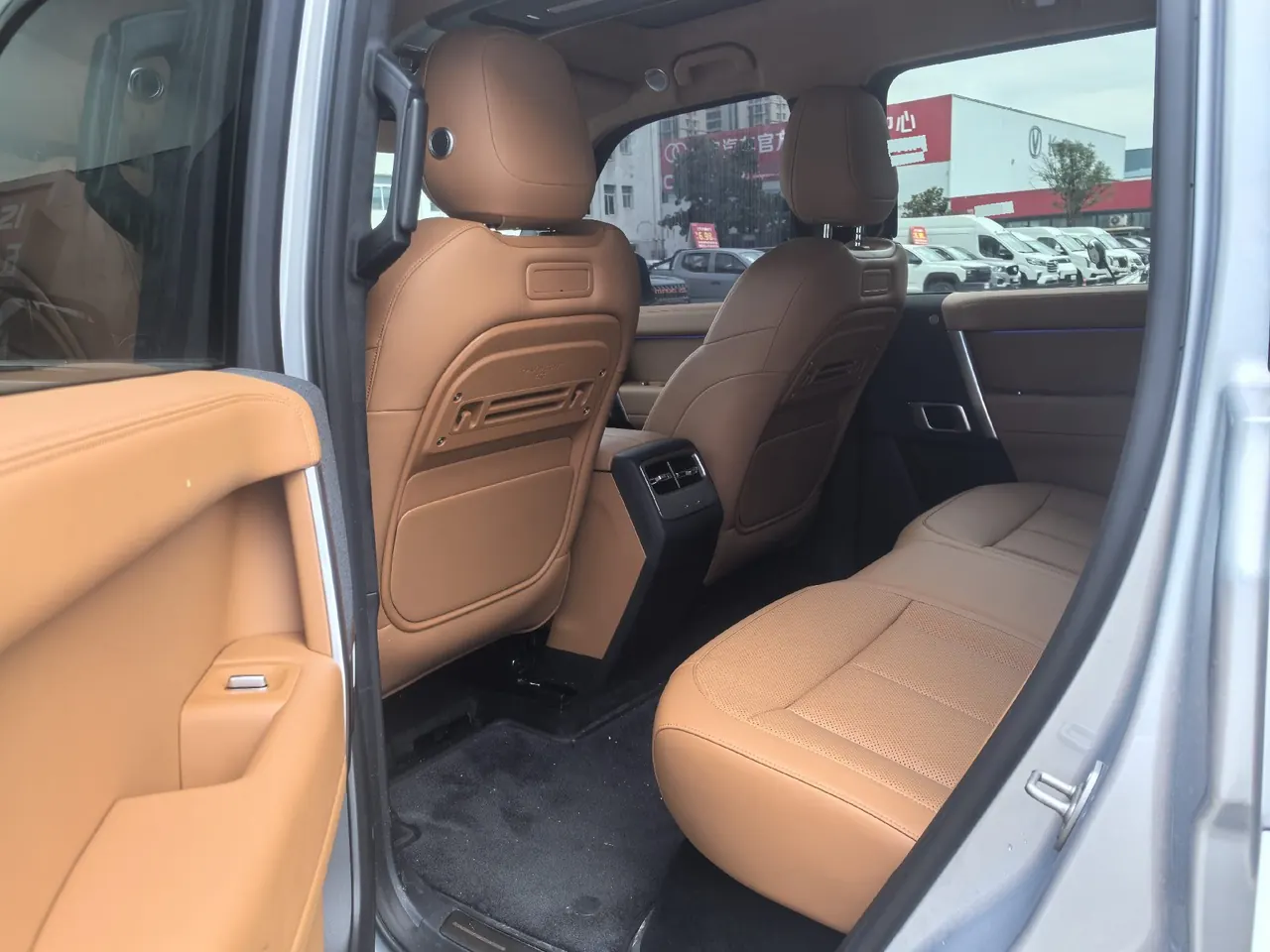 ICAR 2026 iCAR V 27 200KM 4WD Falcon 700 Automatic 3