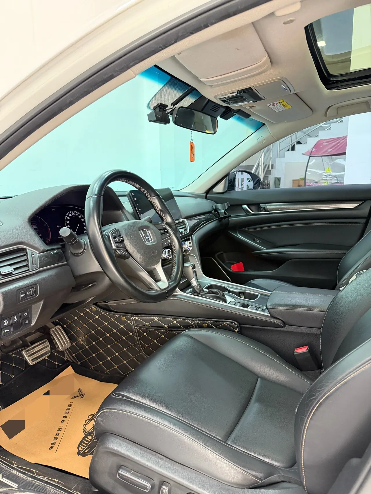 Honda 2022 10th Generation Accord 1.5T Stepless 260TURBO Magic Night Premium Edition Automatic Gear 4