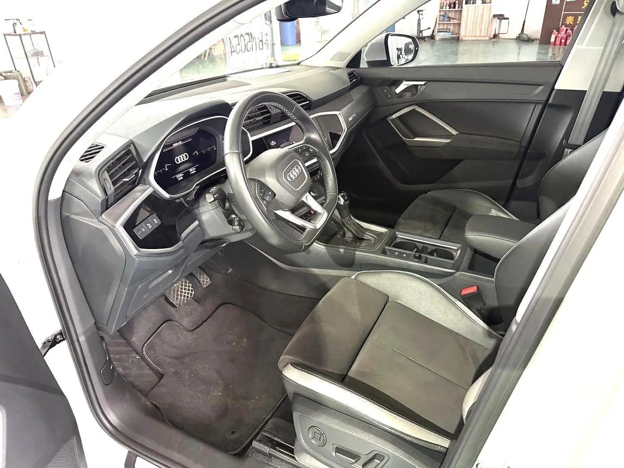 Audi 2022 Q3 1.4TFSI 35TFSI Aggressive Dynamic Automatic 3