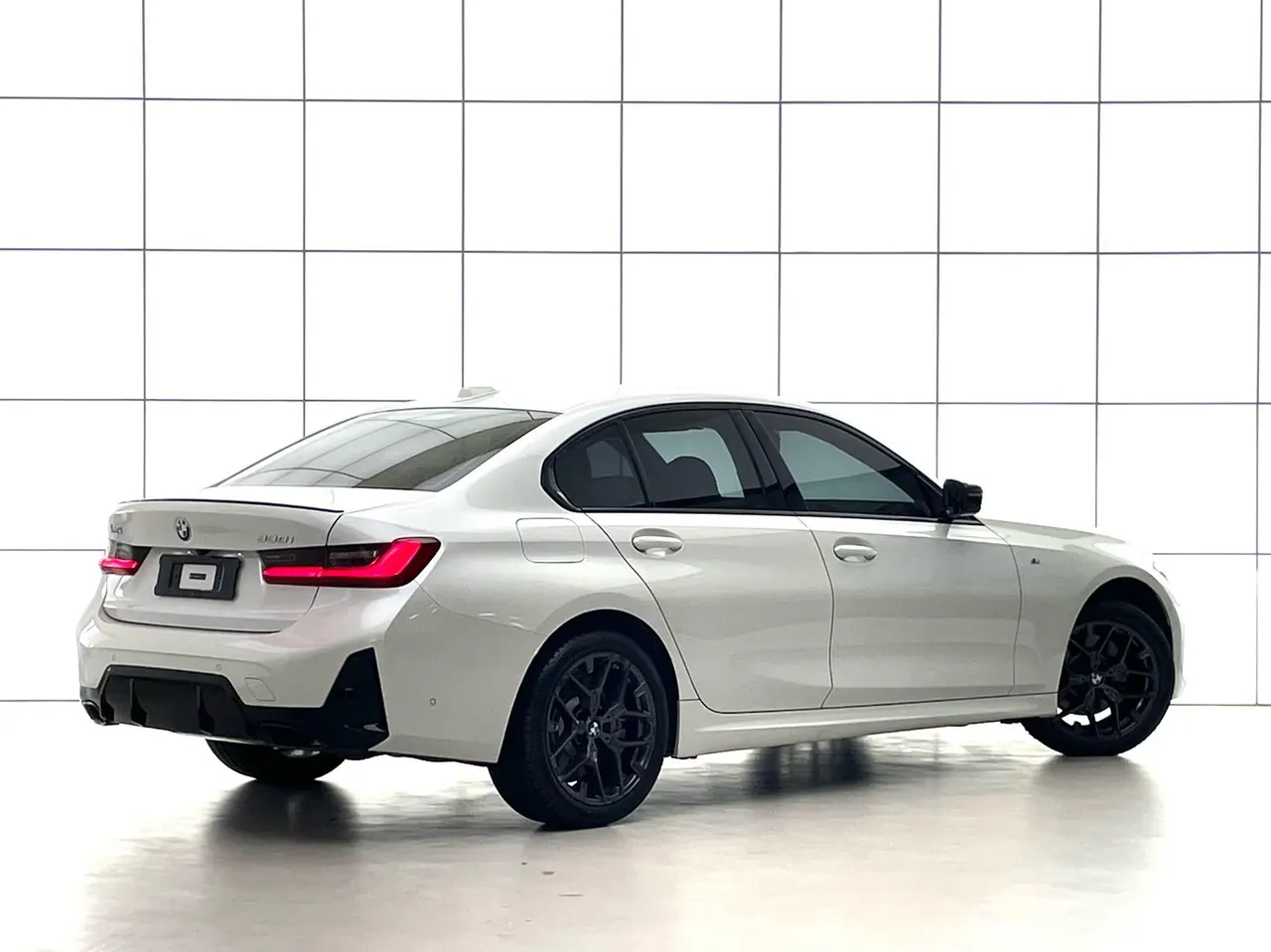 BMW 3 Series 2026 330i 2.0T M Sports Obsidian Night Suit Automatic Gear 4