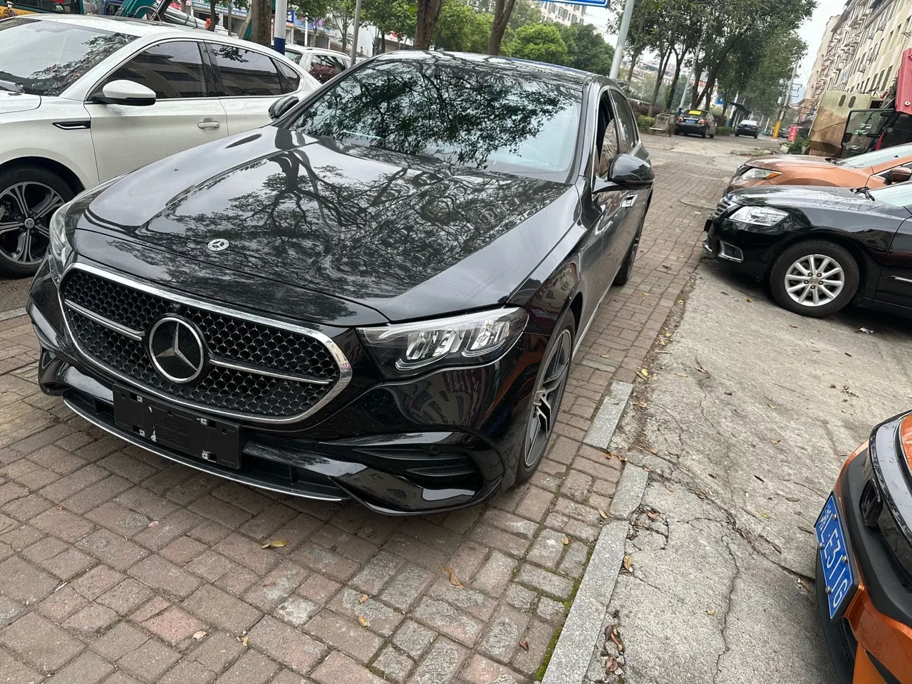 Mercedes Benz E-Class 2026 model E 300 L 48V 2.0T Luxury Edition Automatic - View 1
