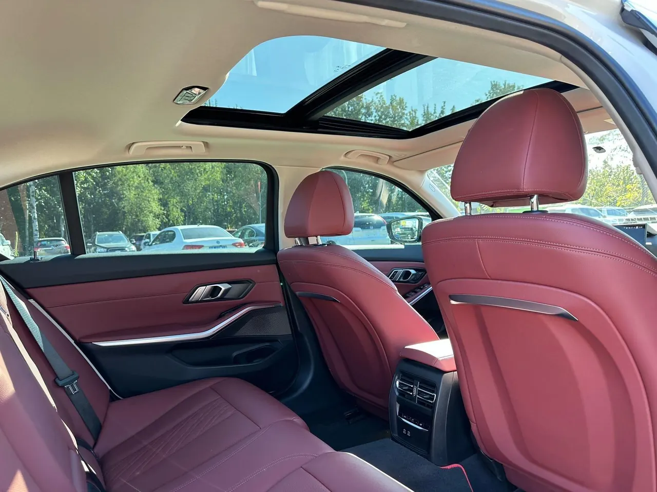 BMW 2022 i3 eDrive 35L automatic gear 4