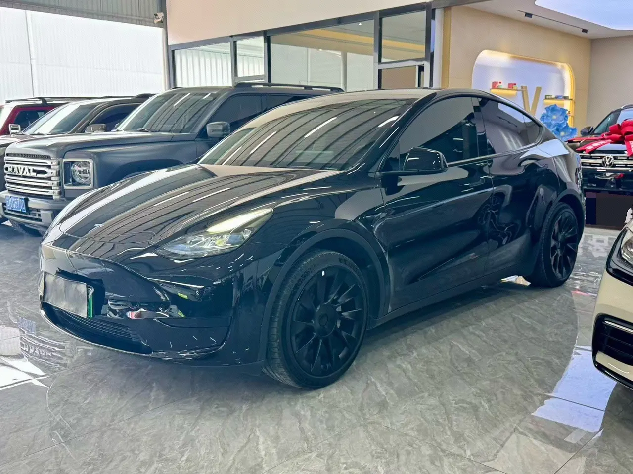 Tesla 2022 Model Y rear-wheel drive version automatic transmission - View 1