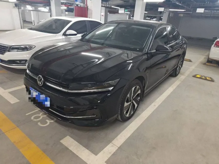 Volkswagen 2024 Magotan 1.5TSI 300TSI Premium Edition Eye Bag Automatic Block - View 1