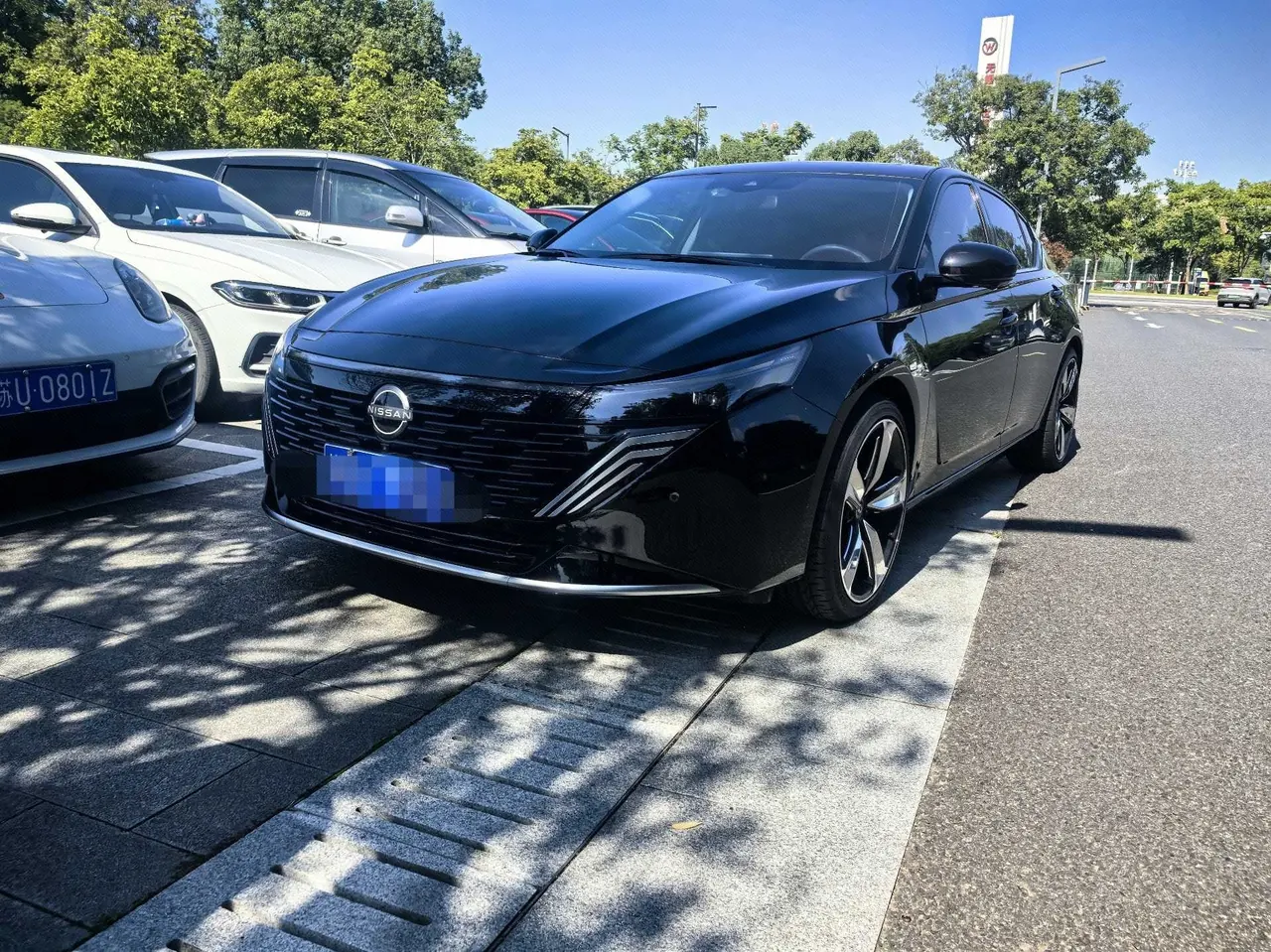 Nissan 2026 Teana 2.0 Stepless Hongmeng Cockpit Intelligent Super Comfortable Automatic Gear - View 1