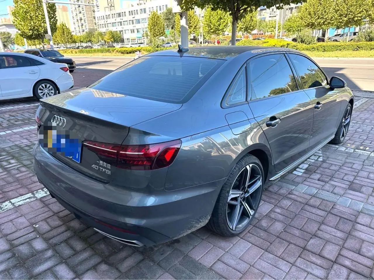 Audi 2025 A4L 2.0TFSI 40TFSI 2 million‑vehicle celebration edition, luxury sporty model, automatic transmission 4