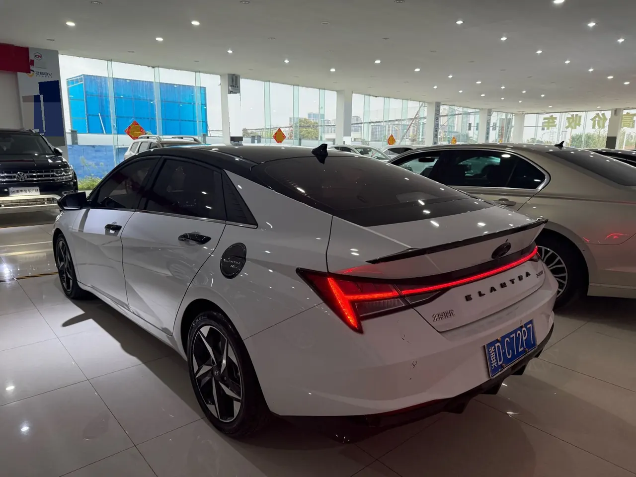 Hyundai 2022 Elantra -3-compartment 1.4TGDi 240TGDi LUX Premium Edition Automatic 3