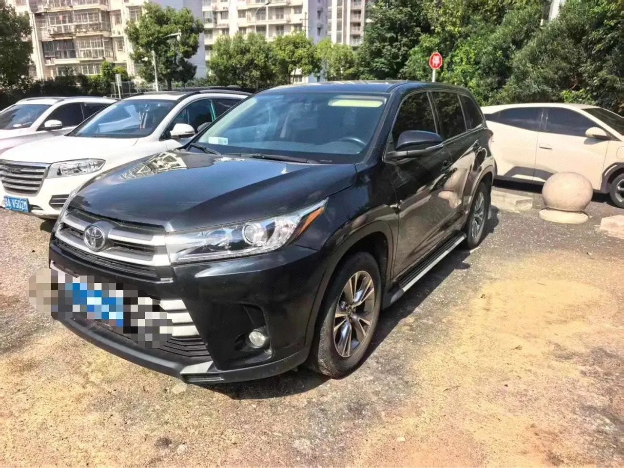 Toyota 2022 Highlander 2.0T 380T 4-wheel drive deluxe 7-seat automatic gear - View 1