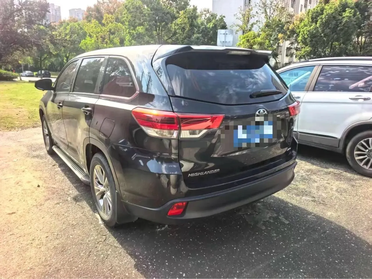 Toyota 2022 Highlander 2.0T 380T 4-wheel drive deluxe 7-seat automatic gear 8