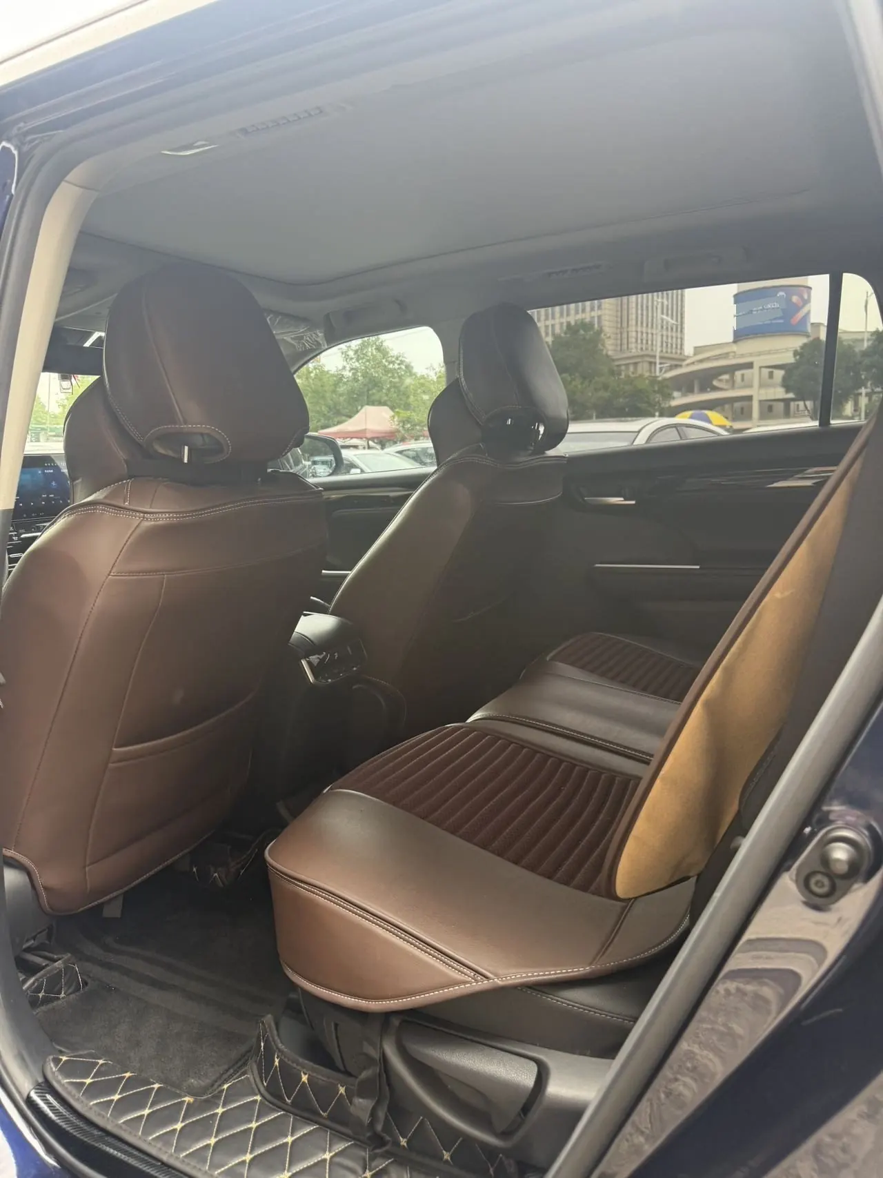 Toyota 2022 Highlander Dual Engine 2.5 Stepless Four-wheel Drive Premium Edition 7-seat Automatic Gear 6