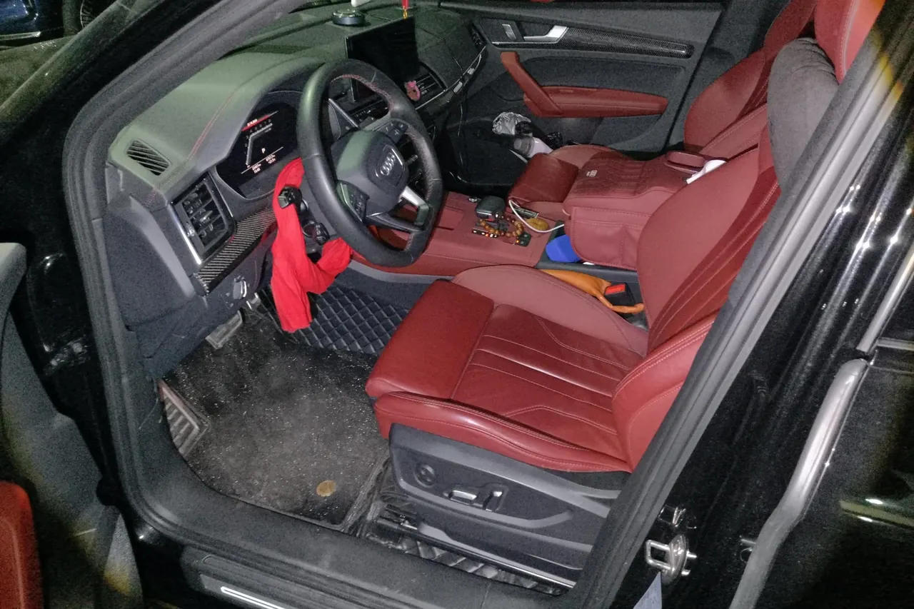 Audi 2022 Q5L 2.0TFSI 45TFSI luxury dynamic automatic transmission 4